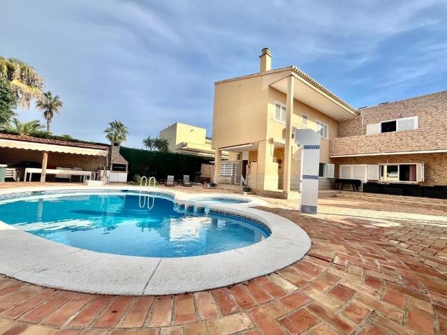 Exclusiva Villa en venta Torrevieja, España