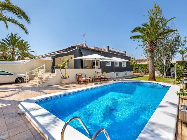 Exclusiva Villa en venta Torrevieja, España