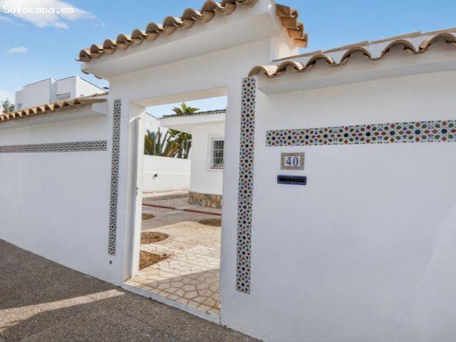 EXCLUSIVA VILLA INDEPENDIENTE DE ESTILO MEDITERRÁNEO CERCA DEL MAR