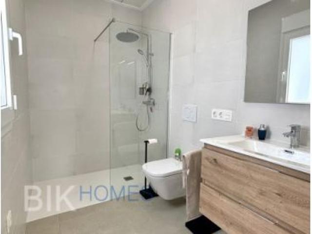 Exclusiva villa moderna con piscina privada en Benijófar