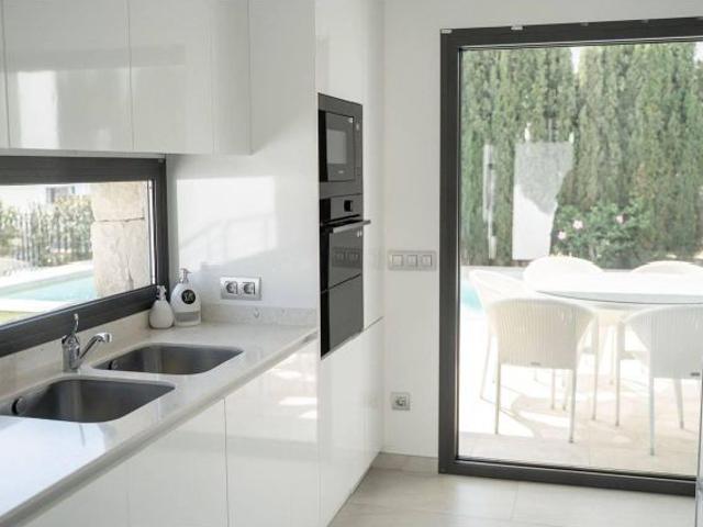 EXCLUSIVA VILLA PARA LARGA TEMPORADA DESDE SEPTIEMBRE