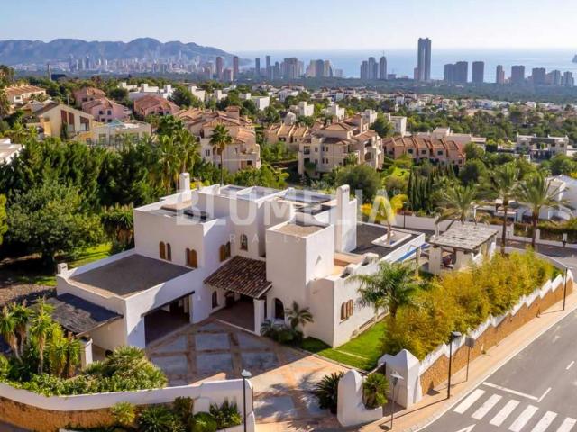 Exclusiva villa privada estilo ibizenco en venta en Finestra. 547m² Finestrat