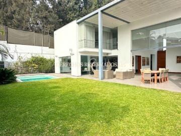 Exclusiva y Moderna Casa en Condominio en Venta