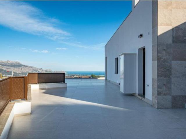 Exclusivas villas de obra nueva con vistas al mar en Polop