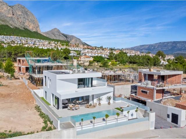 EXCLUSIVAS VILLAS EN VENTA EN POLOP