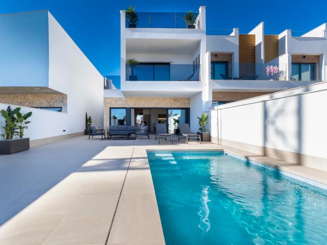 Exclusivas villas modernas cerca de la playa en San Pedro del Pinatar