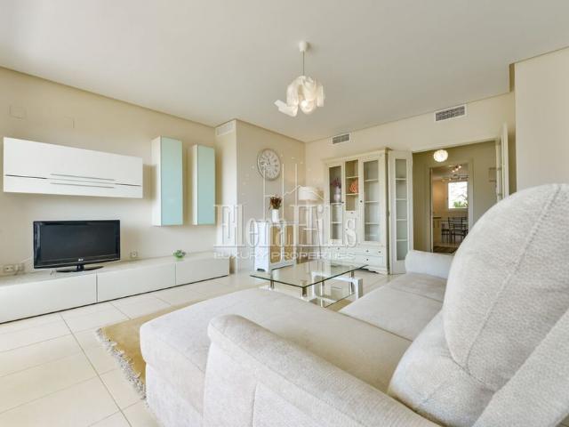 Exclusive 3 Bedroom Apartment with Spacious Terrace and Sea Views in Altea Hills