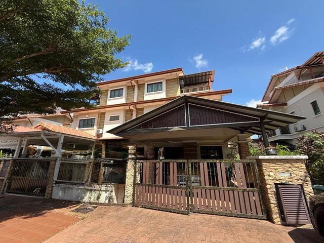 Exclusive 3 Storey Semi D mutiara villa seksyen 8 bandar baru bangi