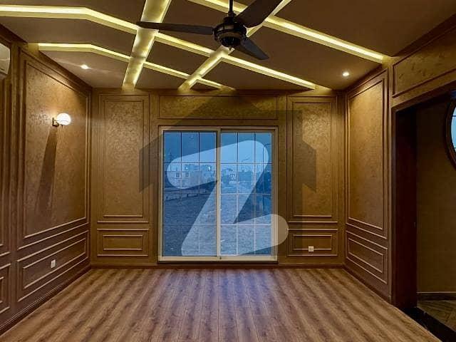 Exclusive 1200 Sq Yard House | 8 Beds | High End Construction