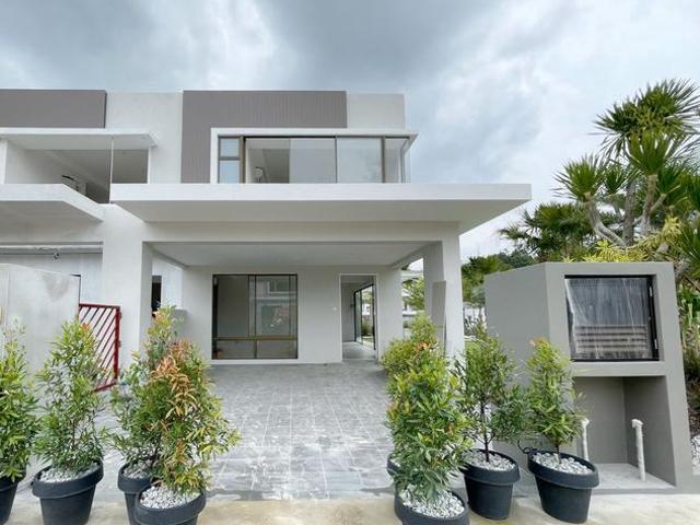 EXCLUSIVE 2Storey Terrace Bandar Sungai Long Modern kawasan hijau