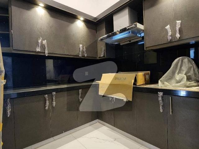 Exclusive 300 Yards Brand House