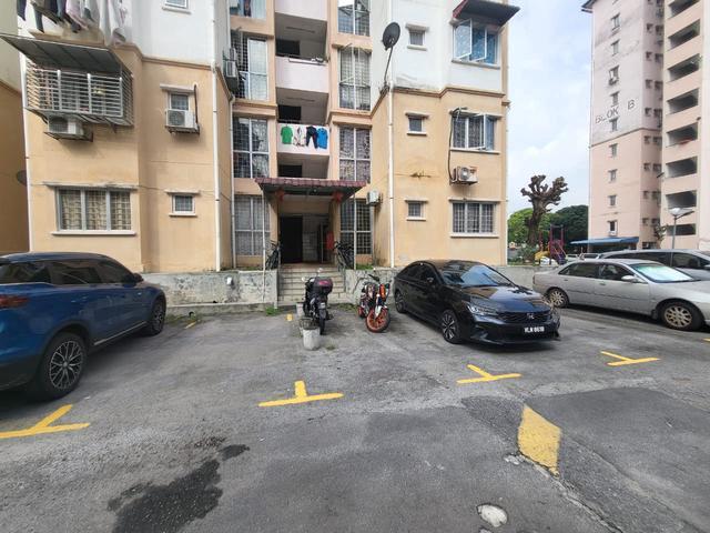 Exclusive Corner Ground Floor Unit Pangsapuri Bayu Near Mrt for Sale