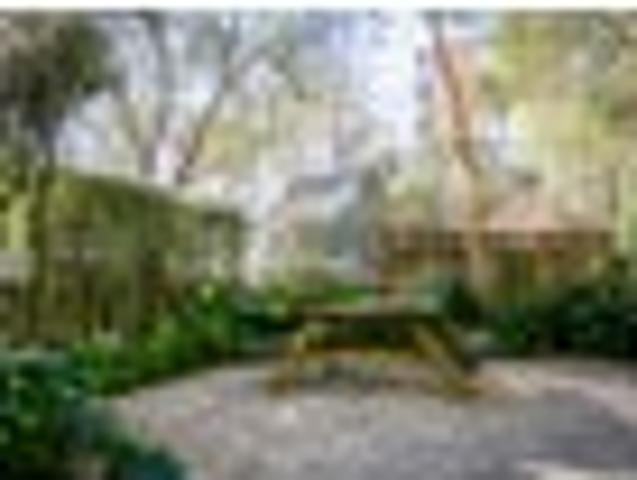 Exclusive City Home  3 Beds + Garage