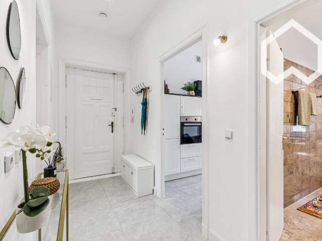 Exclusive Apartment in Berlin Friedenau Steglitz: Stylish, Bright & Perfectly Connected, Berlin Amsterdam Apartments for Rent