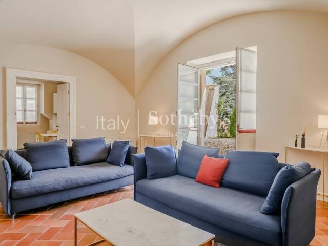 Exclusive apartment in the center of Arona