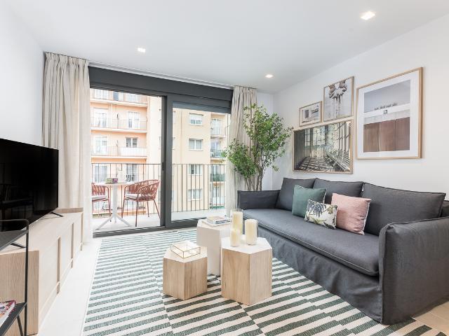 Exclusive apartment with balcony in Gràcia