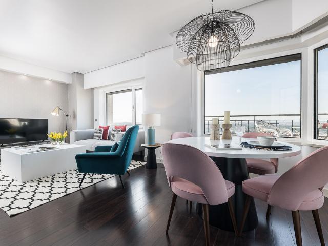 Exclusive apartment with panoramic views in Torre de Madrid