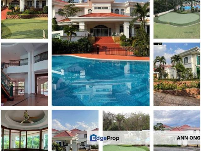 Exclusive Golf Resort House next to 2300 acres of green lung for sale