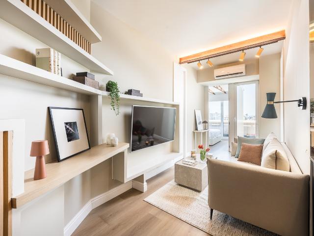 Exclusive design penthouse with 2 bedrooms and terrace in Cuatro Caminos