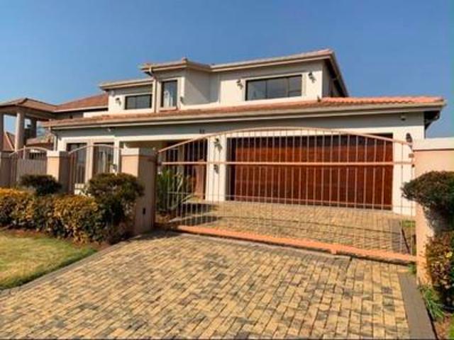 exclusive family living in eldo mead.