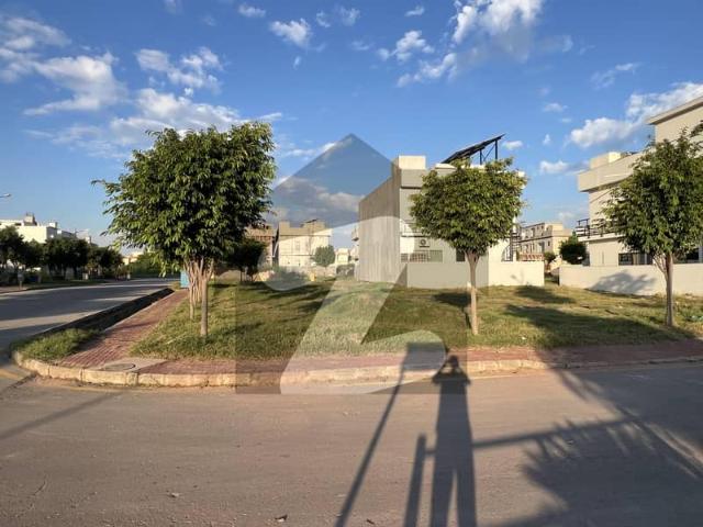 Exclusive Opportunity: Premium Corner Plot Near To Park and Masjid In Sector C1