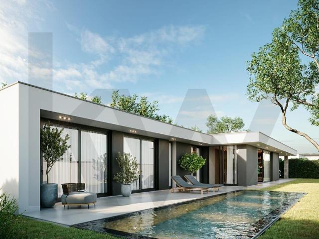 Exclusive Luxurious Contemporary Villa with Pool Just Minutes from São Martinho Bay