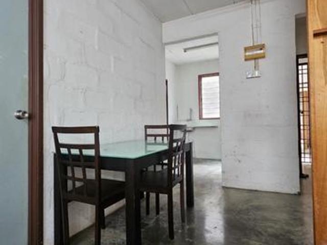 EXCLUSIVE Machang Bubok Flat Good Condition 552 Sqft Block E