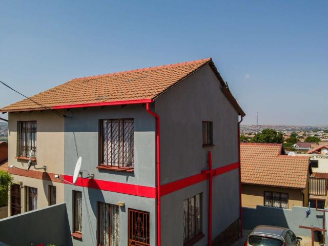 Exclusive Mandate! 2 Bedroom House to Rent in Lotus Gardens