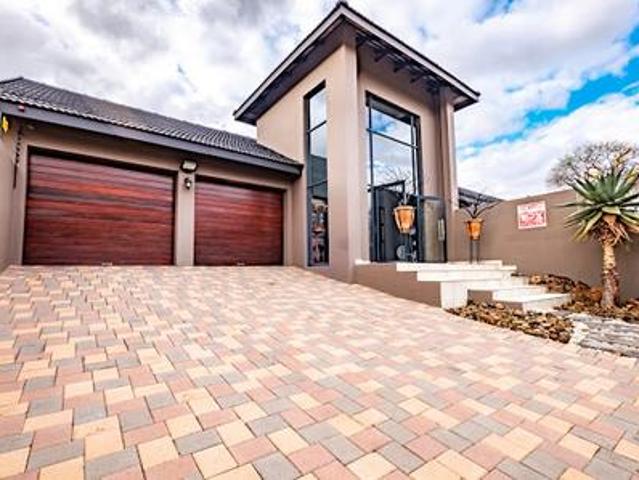 exclusive nature inspired family hom.