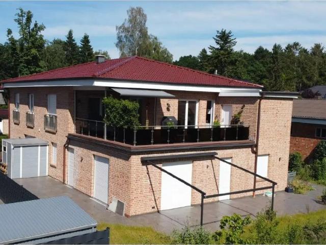 Exclusive penthouse with private elevator and 40m² roof terrace in a privileged location