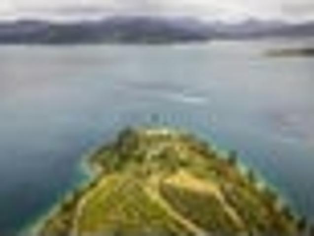 Exclusive Waterfront Estate: ‘The Peninsula’