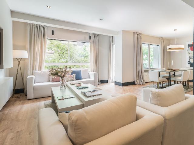 Exclusive three bedroom apartment in Recoletos