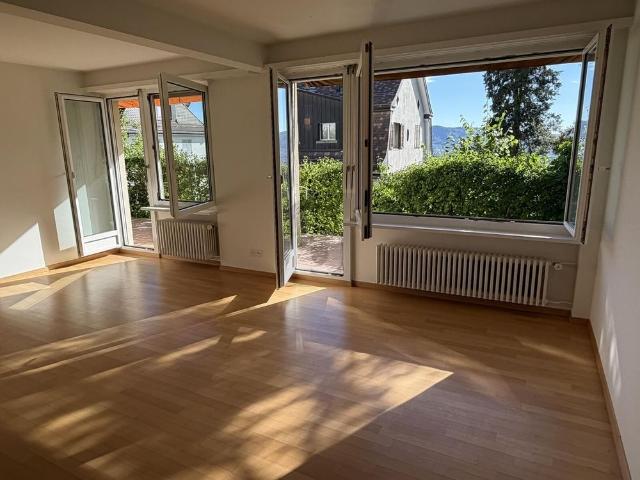 EXCLUSIVELY ON ZÜRICHBERG WITH SUN TERRACE