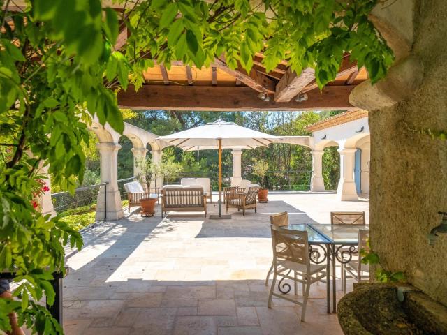Exclusivement répertoriée, cette propriété d’exception à Sai. 380m² Saint Cyr Sur Mer