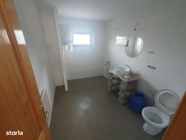 Exclusivitate lazu zona parc casa s+p+e