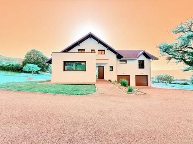 EXCLUSIVITE 8 min de St Julien en Genevois, Maison contemporaine au milieu des près.