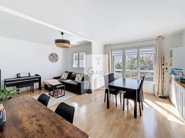 Exclusivité – 3/4 pièces +/ 70 m² avec balcon cave & parking