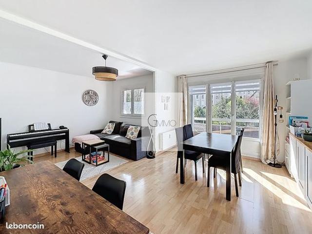 Exclusivité – 3/4 pièces +/ 70 m² avec balcon cave & parking