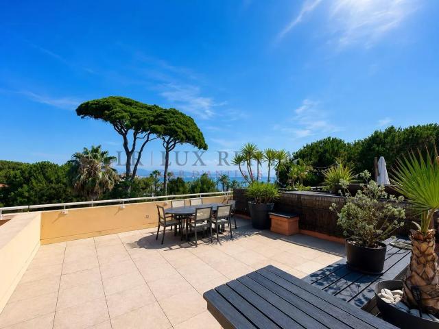 EXCLUSIVITE 3P avec toit terrasse de 75 m² – Vue mer à 5 m. 74m² Antibes
