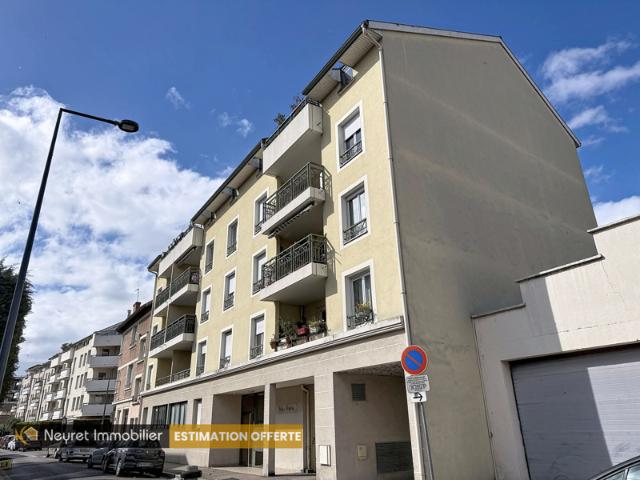 EXCLUSIVITÉ T3 80 m2 avec balcon, garage à 600 m métro G