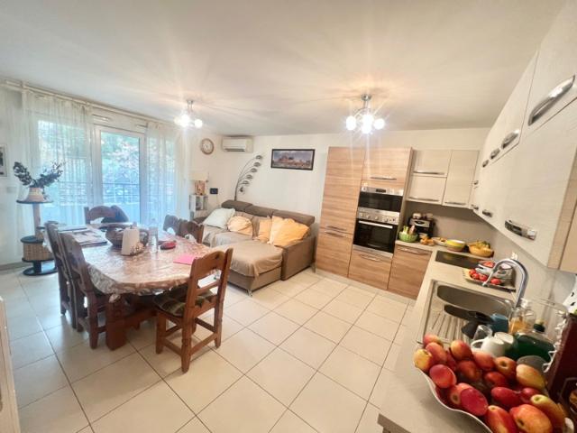 EXCLUSIVITE T3 traversant avec TERRASSE et PARKING Menton