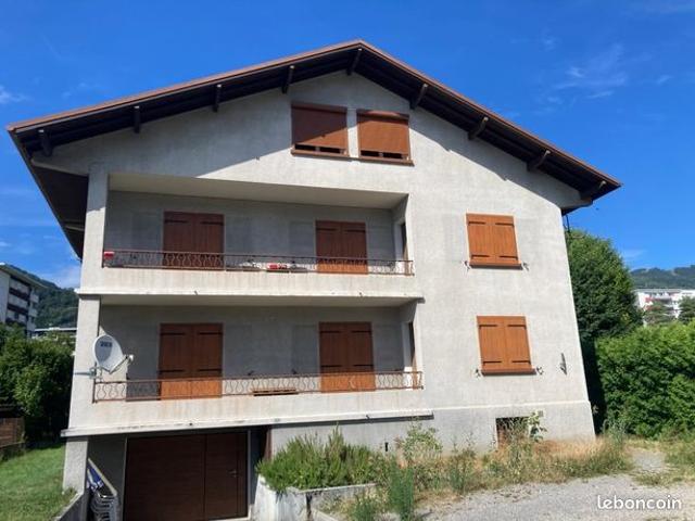 Exclusivite t3 a renover dans maison avec jardin