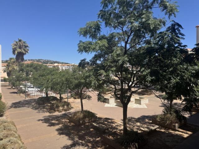 Exclusivité T2 cabine à deux pas des plages avec terrasse. 30m² Sète