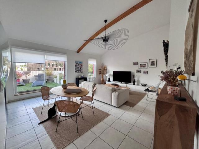 Exclusivité. T4 avec grande terrasse au dernier étage. 349 9