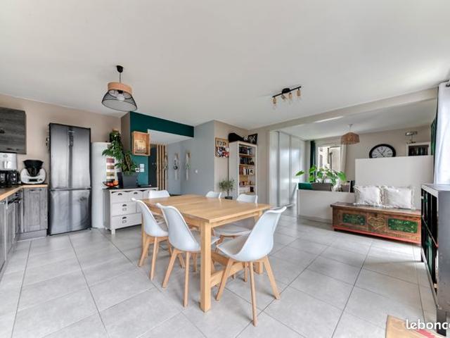 Exclusivité t4 moderne avec terrasse charly ferratières