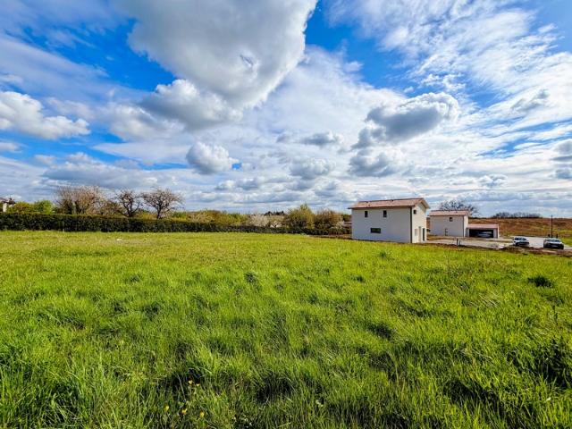 EXCLUSIVITÉ Terrain à bâtir – 1 100 m²