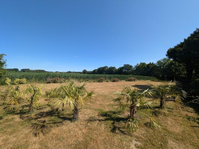 EXCLUSIVITÉ ! TERRAIN À BATIR DANS ENVIRONNEMENT EXCEPTIONNEL