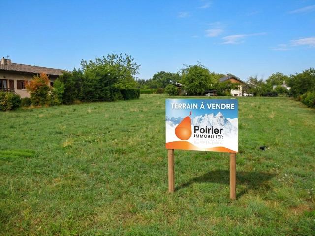 EXCLUSIVITÉ TERRAIN CONSTRUCTIBLE AU LYAUD