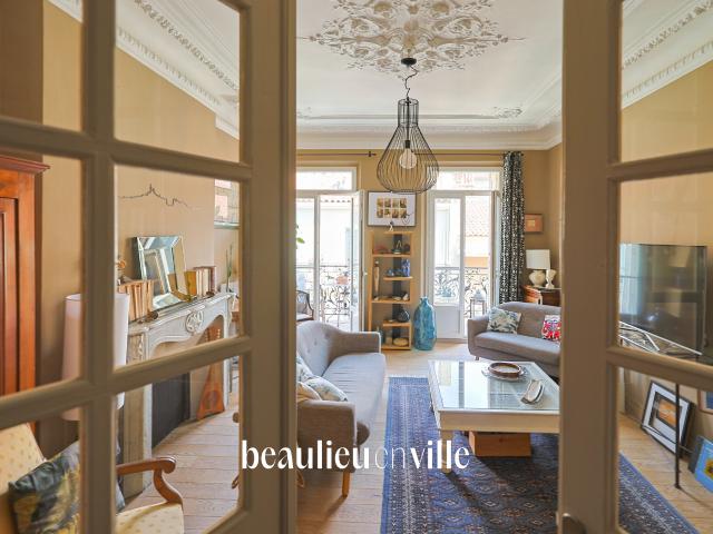 EXCLUSIVITE TOULON APPARTEMENT HAUSSMANIEN 133 M2 3 CHAMBRES CENTRE VILLE 495 000 €