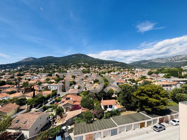 Exclusivité Toulon Est, appartement T4 de 65 m2 en excellent état, traversant en dernier étage avec cave